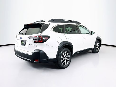 Used 2023 Subaru Outback Premium image 9