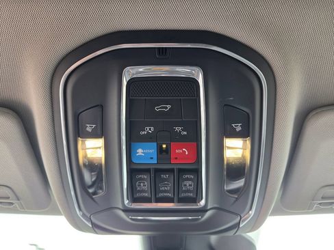 Used 2022 Jeep Grand Cherokee Limited AWD/4WD image 24