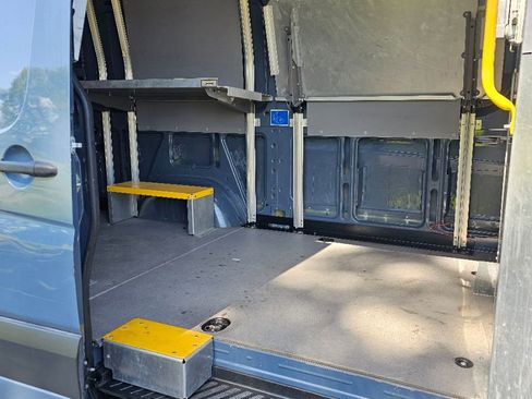 Used 2018 Mercedes-Benz Sprinter 2500 image 11