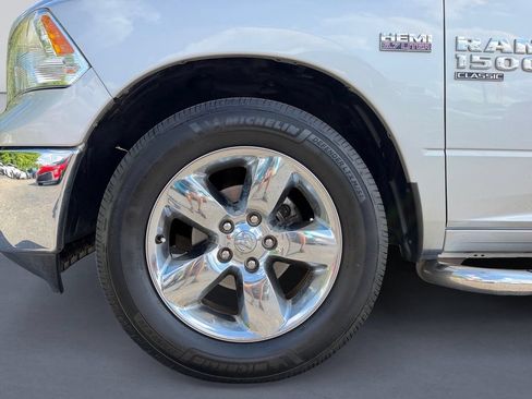Used 2019 RAM 1500 Big Horn RWD image 9