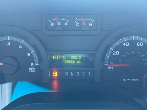 Used 2009 Ford E-350 and Econoline 350 XL image 14