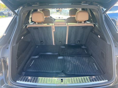 Used 2021 Porsche Cayenne AWD/4WD image 24