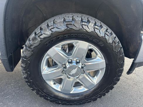 Used 2020 Chevrolet Silverado 2500 LTZ w/ LTZ Texas Edition AWD/4WD image 16