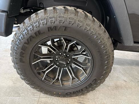 Used 2015 Jeep Wrangler Rubicon w/ Power Convenience Group AWD/4WD image 36