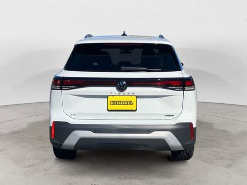 New 2025 Volkswagen Tiguan SE AWD/4WD image 5