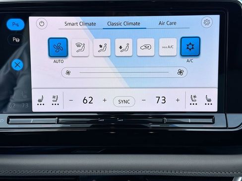 Used 2024 Volkswagen Atlas Cross Sport SEL Premium R-Line image 34