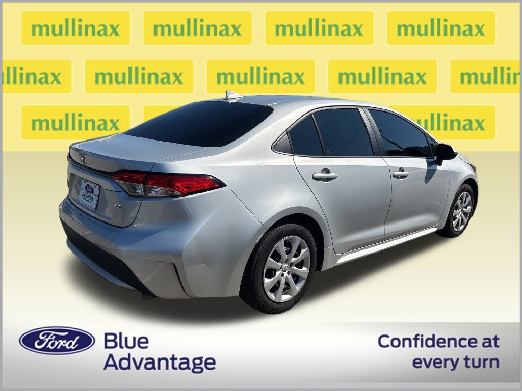 Used 2020 Toyota Corolla LE FWD image 2