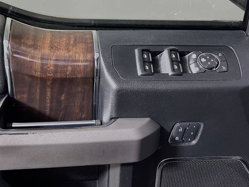 Used 2017 Ford F150 Platinum w/ Equipment Group 701A Luxury image 17