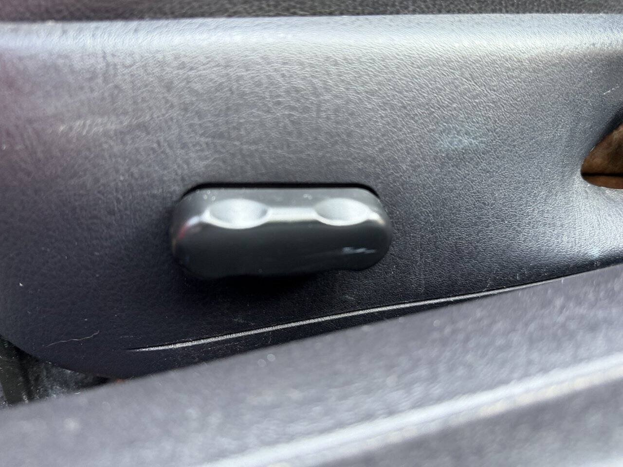 Used 2004 Ford Thunderbird RWD image 15