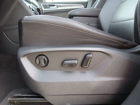 Used 2022 Volkswagen Atlas Cross Sport SE image 7