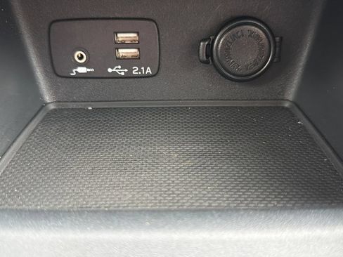 Used 2021 Subaru Forester Premium AWD/4WD image 45