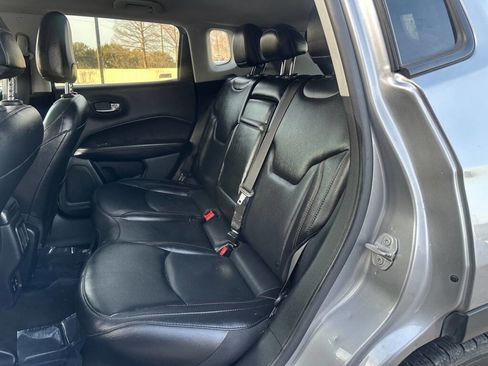 Used 2019 Jeep Compass Limited image 10