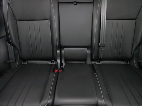 Certified 2024 Volkswagen Tiguan SE R-Line image 13