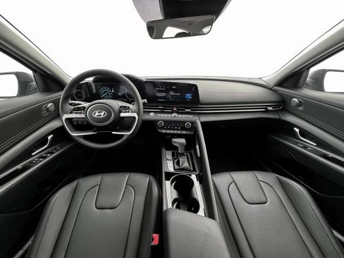 New 2025 Hyundai Elantra Limited image 13