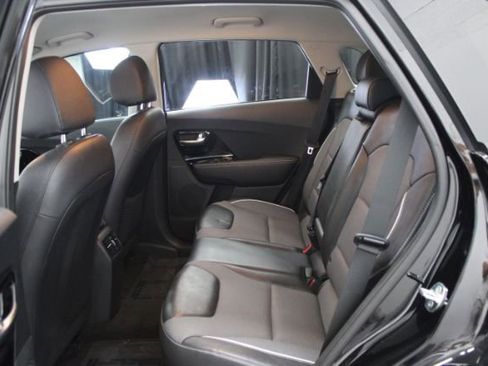 Used 2022 Kia Niro EX FWD image 26