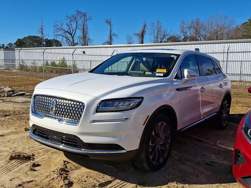 Certified 2023 Lincoln Nautilus Reserve w/ Equipment Group 201A image 3