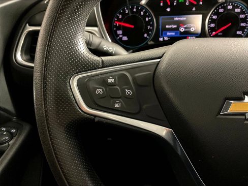 Used 2019 Chevrolet Equinox LT FWD image 11