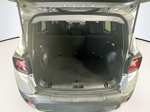 Used 2016 Jeep Renegade Latitude FWD image 28