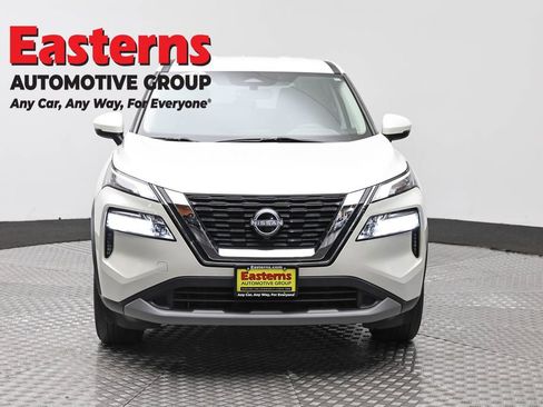 Used 2023 Nissan Rogue SV AWD/4WD image 2