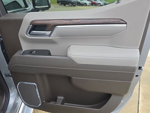 New 2026 GMC Sierra 1500 SLT w/ SLT Premium Package image 17