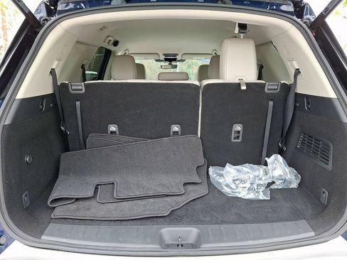 Used 2023 Nissan Pathfinder SL AWD/4WD image 30