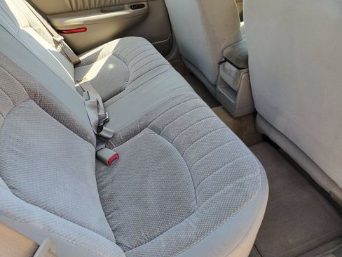 Used 2004 Buick Century Custom FWD image 29