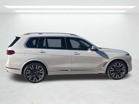 New 2026 BMW X7 xDrive40i image 3