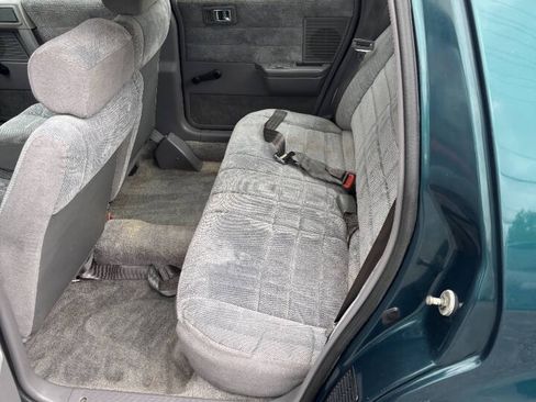 Used 1995 Plymouth Acclaim FWD image 10