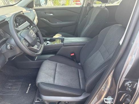 Certified 2026 Nissan Rogue SV FWD image 7