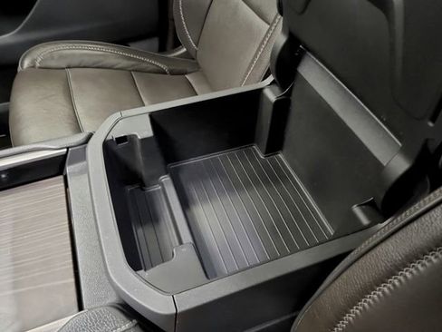 Used 2022 GMC Yukon XL Denali RWD image 29