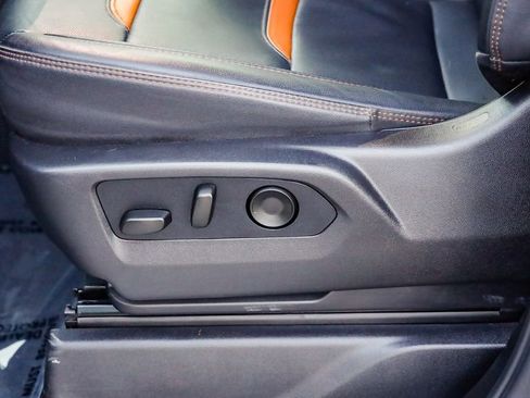 Used 2025 GMC Sierra 2500 AT4 image 25