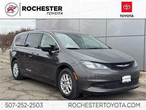 Used 2023 Chrysler Voyager LX image 1