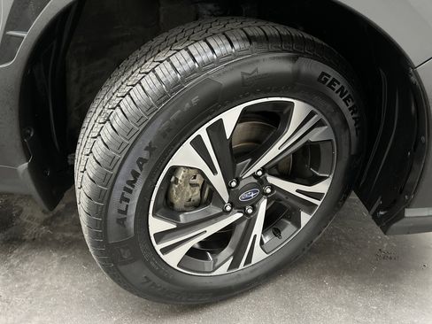 Used 2024 Subaru Crosstrek 2.0i Premium AWD/4WD image 11