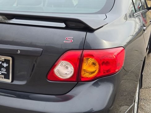 Used 2010 Toyota Corolla S image 11