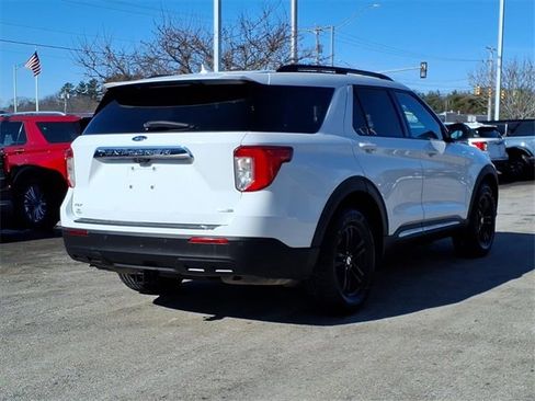 Used 2020 Ford Explorer XLT image 7