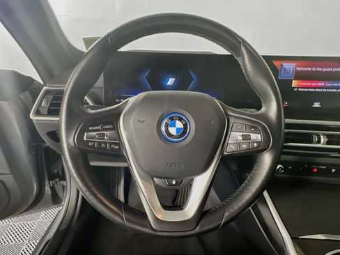Used 2023 BMW i4 eDrive35 w/ Premium Package RWD image 12