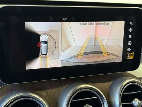 Used 2022 Mercedes-Benz GLC 300 4MATIC image 7