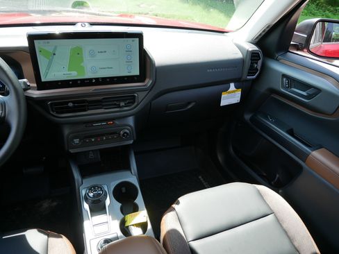 Used 2025 Ford Bronco Sport Outer Banks w/ Outer Banks Tech Package+ AWD/4WD image 11