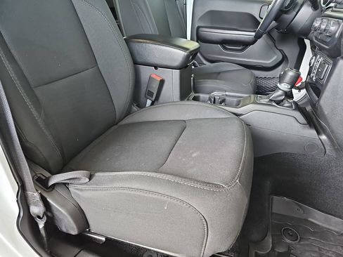Used 2019 Jeep Wrangler Unlimited Sport S AWD/4WD image 13