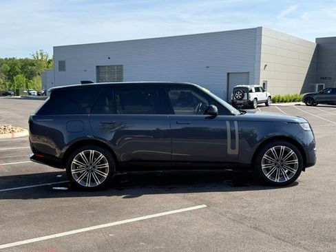Used 2024 Land Rover Range Rover Long Wheelbase SE AWD/4WD image 6