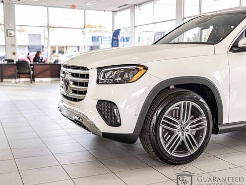 Used 2024 Mercedes-Benz GLS 450 4MATIC image 5