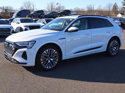Used 2024 Audi Q8 e-tron Premium Plus w/ Premium Plus Package image 1