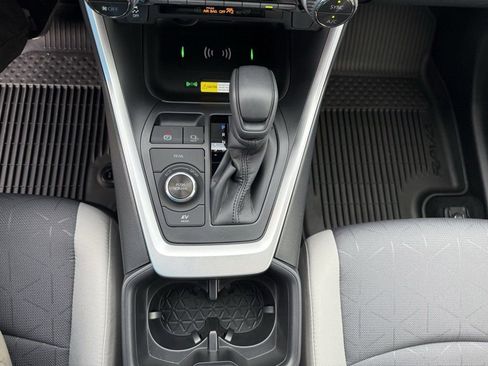 Used 2025 Toyota RAV4 XLE w/ Convenience Package image 22