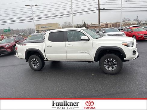 Certified 2020 Toyota Tacoma TRD Off-Road w/ TRD Premium Off Road Package image 5