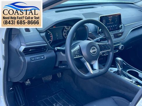 Used 2024 Nissan Altima 2.5 SV FWD image 10