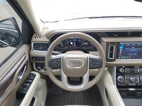 Used 2021 GMC Yukon Denali w/ Denali Ultimate Package image 25