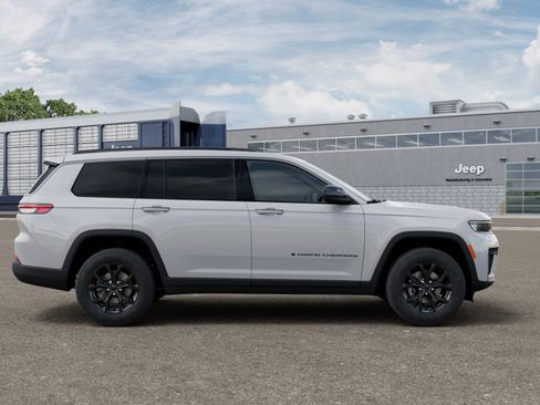 New 2026 Jeep Grand Cherokee L 4WD image 12