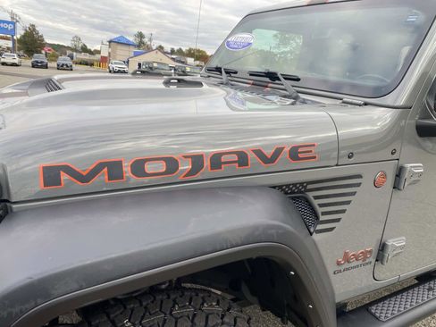 Certified 2021 Jeep Gladiator Mojave image 9