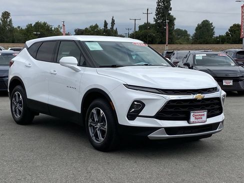 Used 2025 Chevrolet Blazer LT FWD image 45
