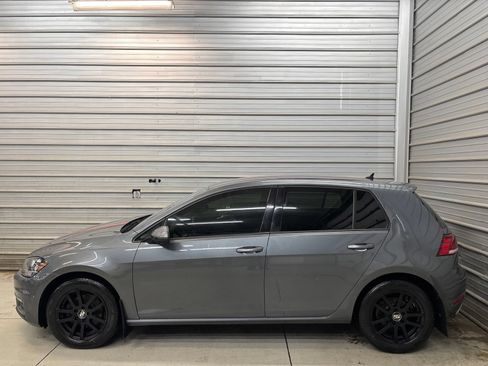 Used 2019 Volkswagen Golf S FWD image 10